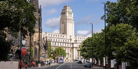 What do students at the University of Leeds think about fair trade .